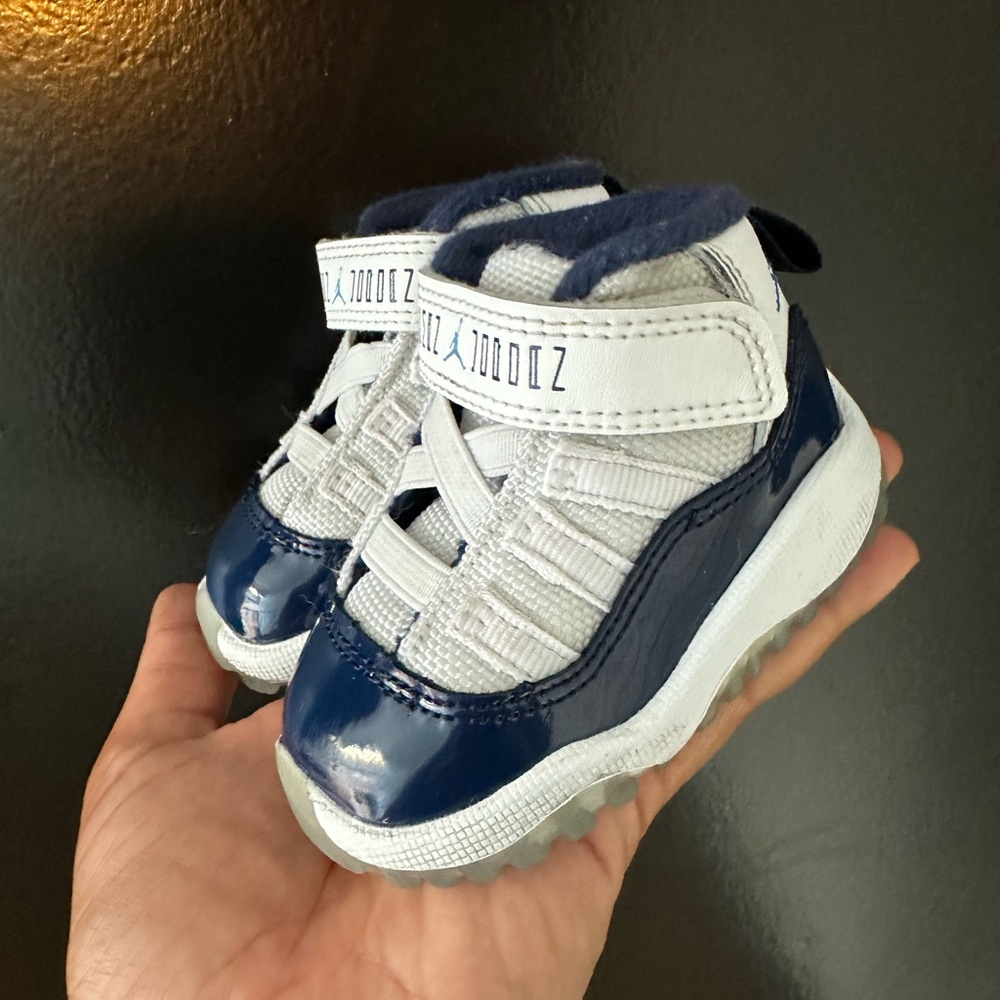 Air Jordan 11 UNC Win Like 82